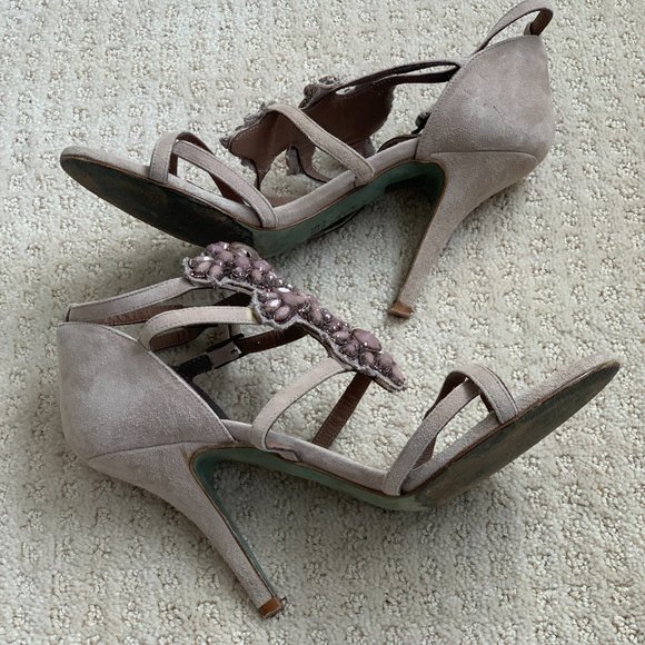 HOSS INTROPIA Elegant Taupe Heels - Picture 14 of 16